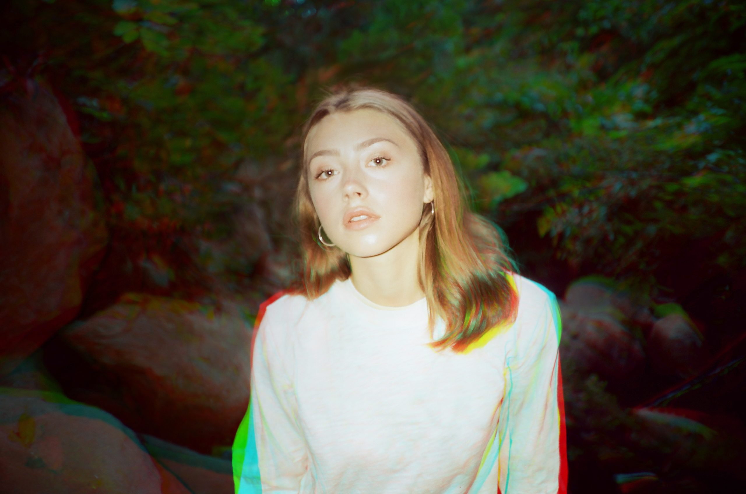 BAKER GRACE DEBUTS VISUALS FOR ‘SEE THE FUTURE’