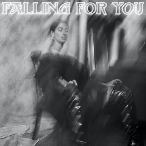 CHARLOTTE OC IS OVERWHELMED BY LOVE IN NEW SINGLE “FALLING FOR YOU” [INTERVIEW]