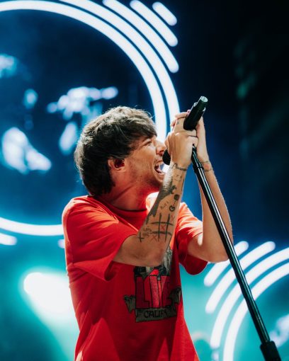 WE FIND THE ‘FAITH IN FUTURE’ WITH LOUIS TOMLINSON AT THE GREEK