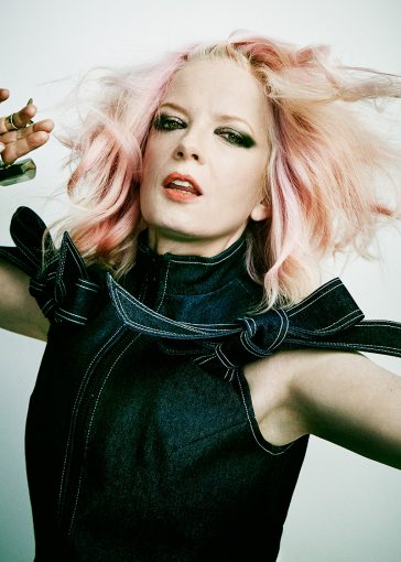 SHIRLEY MANSON