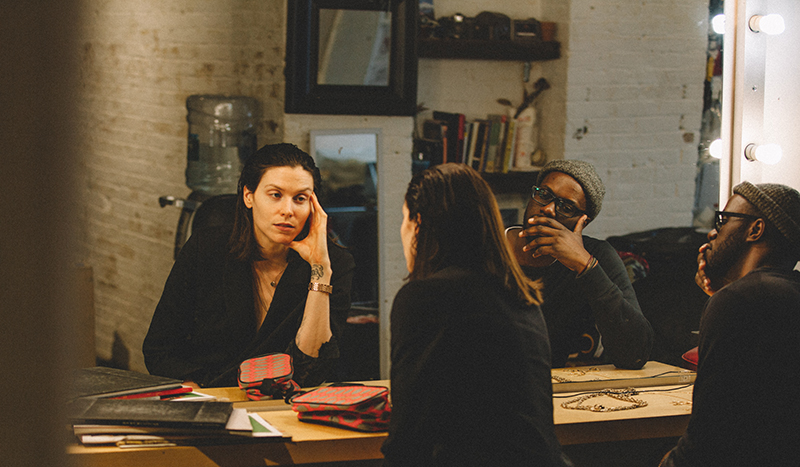 Read more about the article VIDEO PREMIERE: THE BRIGHT SMOKE – Model Citizen"