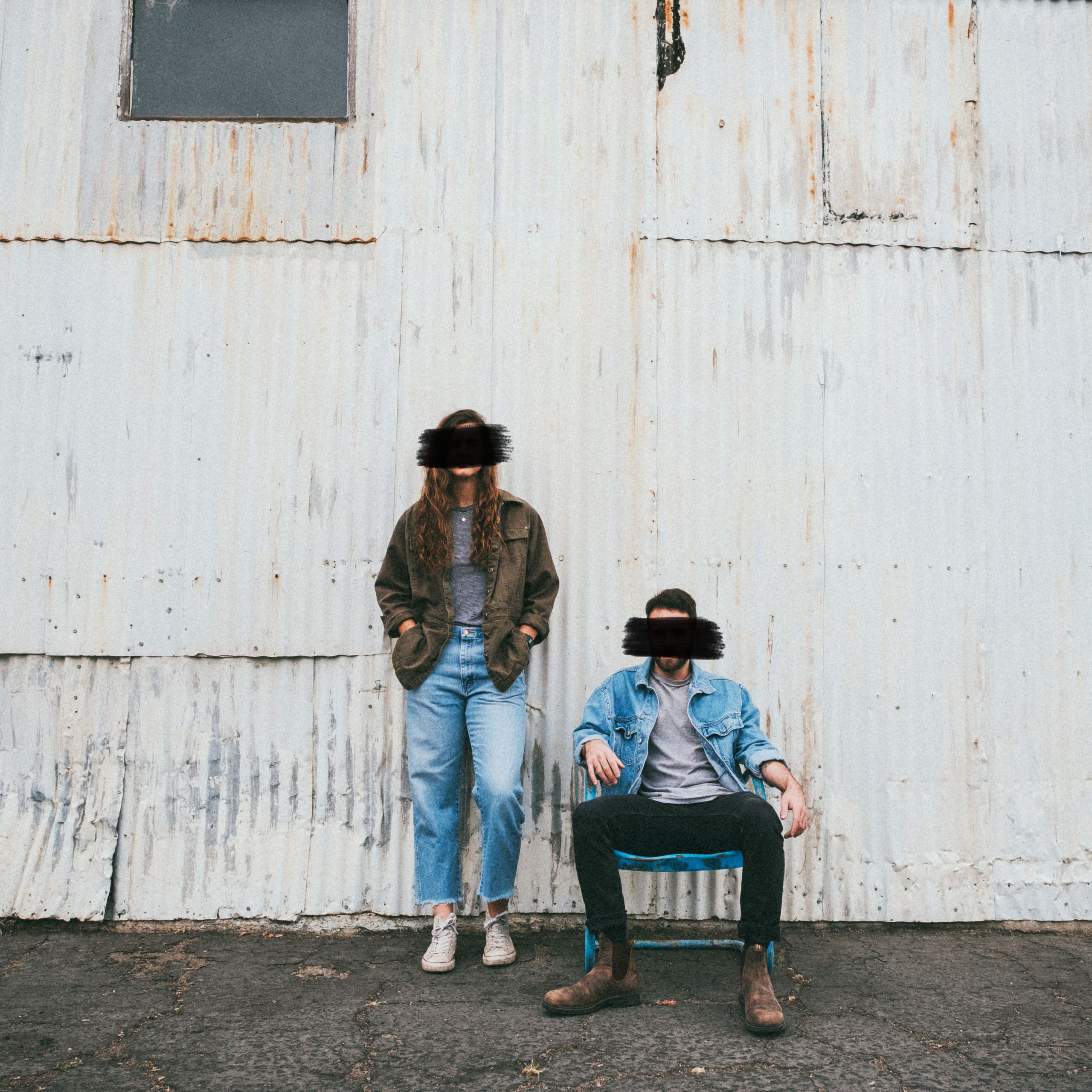 Read more about the article WATCH: Mysterious Dream-Folk Duo Black Match Are Slowly Unveiling Themselves
