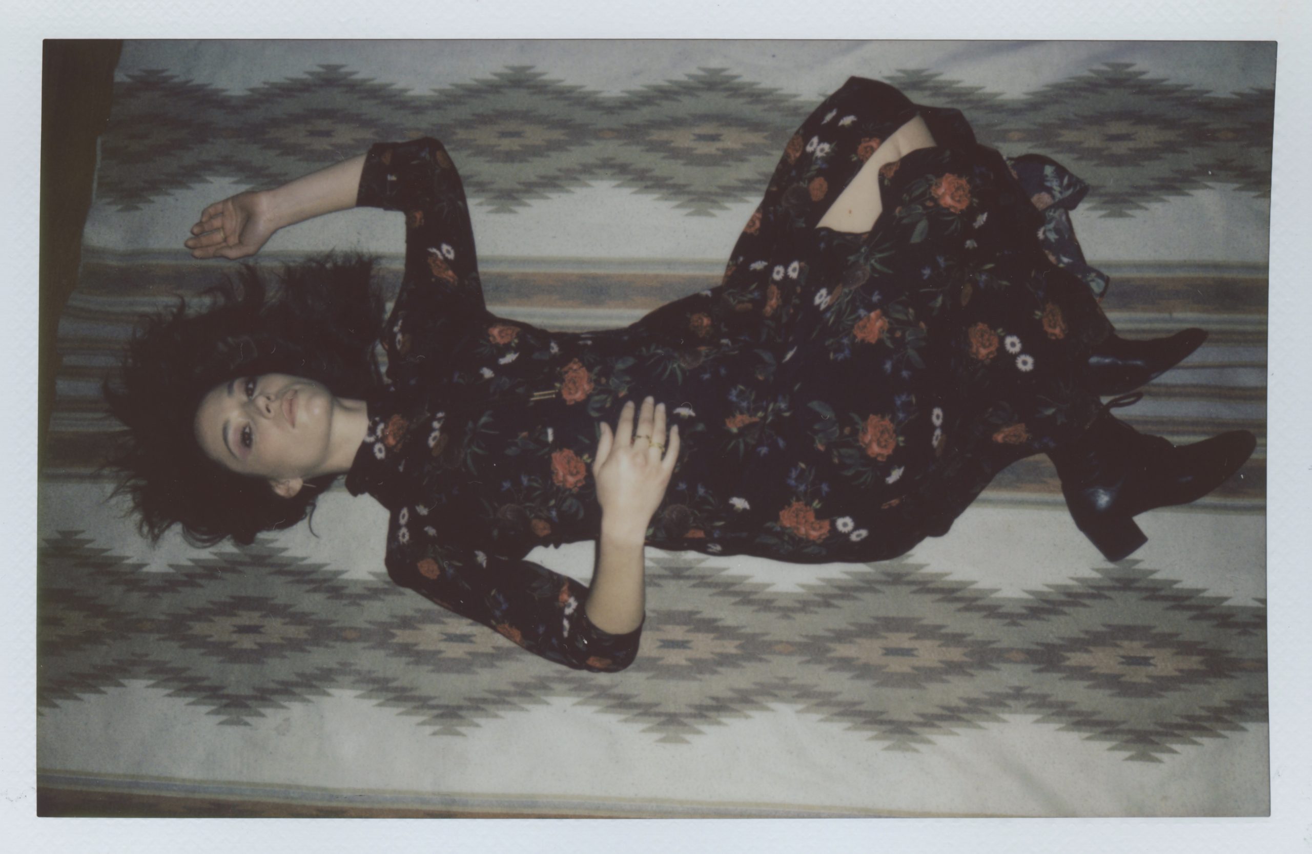 Read more about the article PREMIERE: SONGSTRESS XOLLER IS THE PUREST EXPRESSION OF HERSELF AS AN ARTIST IN DEBUT EP ‘DIAMOND IN MY HEAD’ [INTERVIEW]