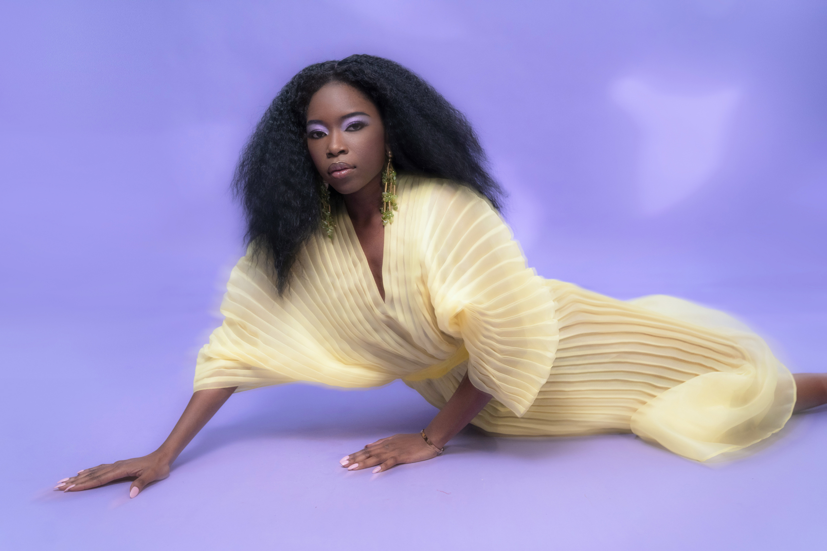 Read more about the article UNRULY AND PROUD, LATTE SAMUELS ON HER MUSIC DEBUT