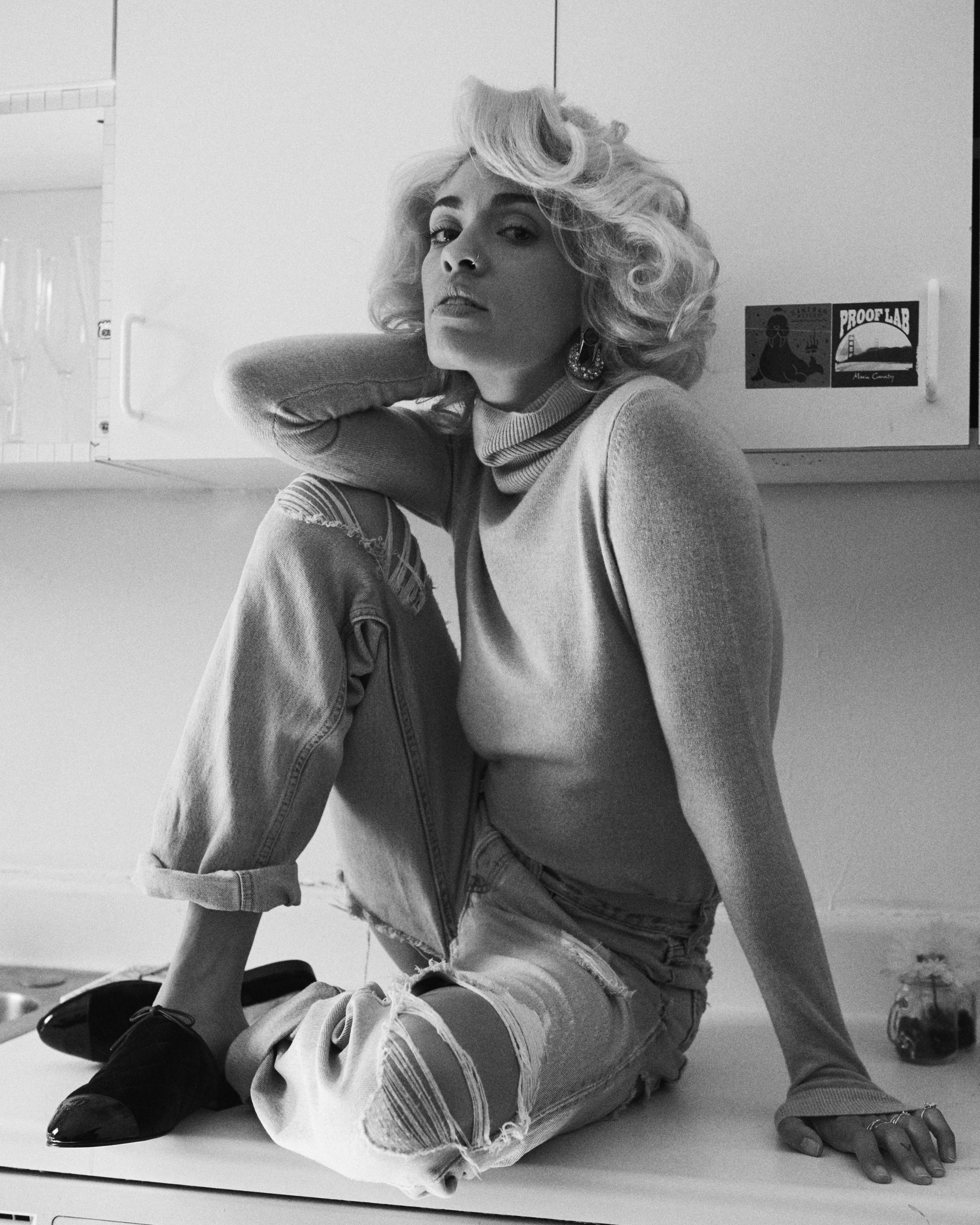 Read more about the article PREMIERE: STELLA SANTANA RELEASES VISUALS FOR ALL THE TIME