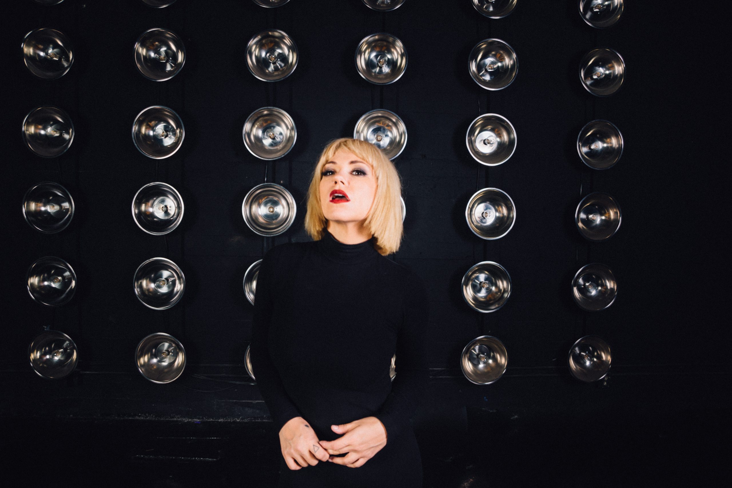 Read more about the article HOLY WARS TALKS BEING SIX FEET UNDER IN NEW VIDEO ‘WELCOME TO MY HELL’