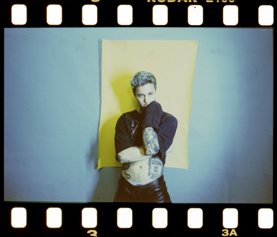 Read more about the article DEREK LUH DISCUSSES LOSS WITHOUT ANIMOSITY IN NEW SINGLE, ‘HOODIE’