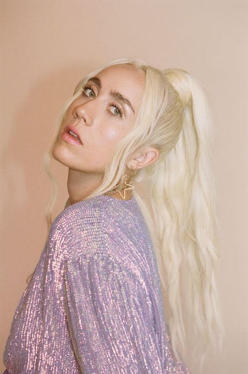 Read more about the article PREMIERE: POP SINGER RALPH DEBUTS “LOOKING FOR YOU” VISUALS