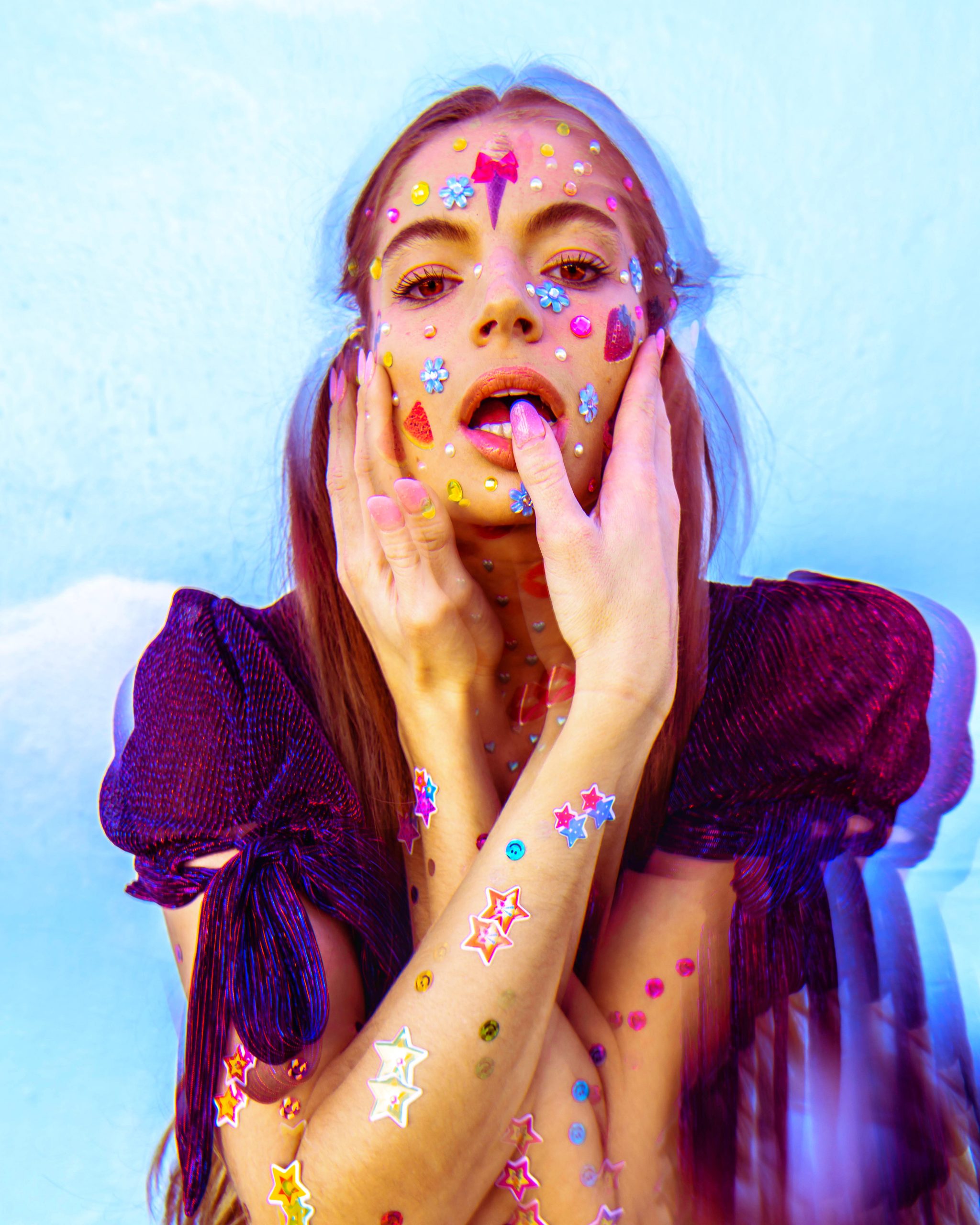 Read more about the article ‘IRL’ TAKES ON A NEW MEANING: MOLLY MOORE DISCUSSES REAL LIFE, AUTHENTICITY, AND NEW SINGLE