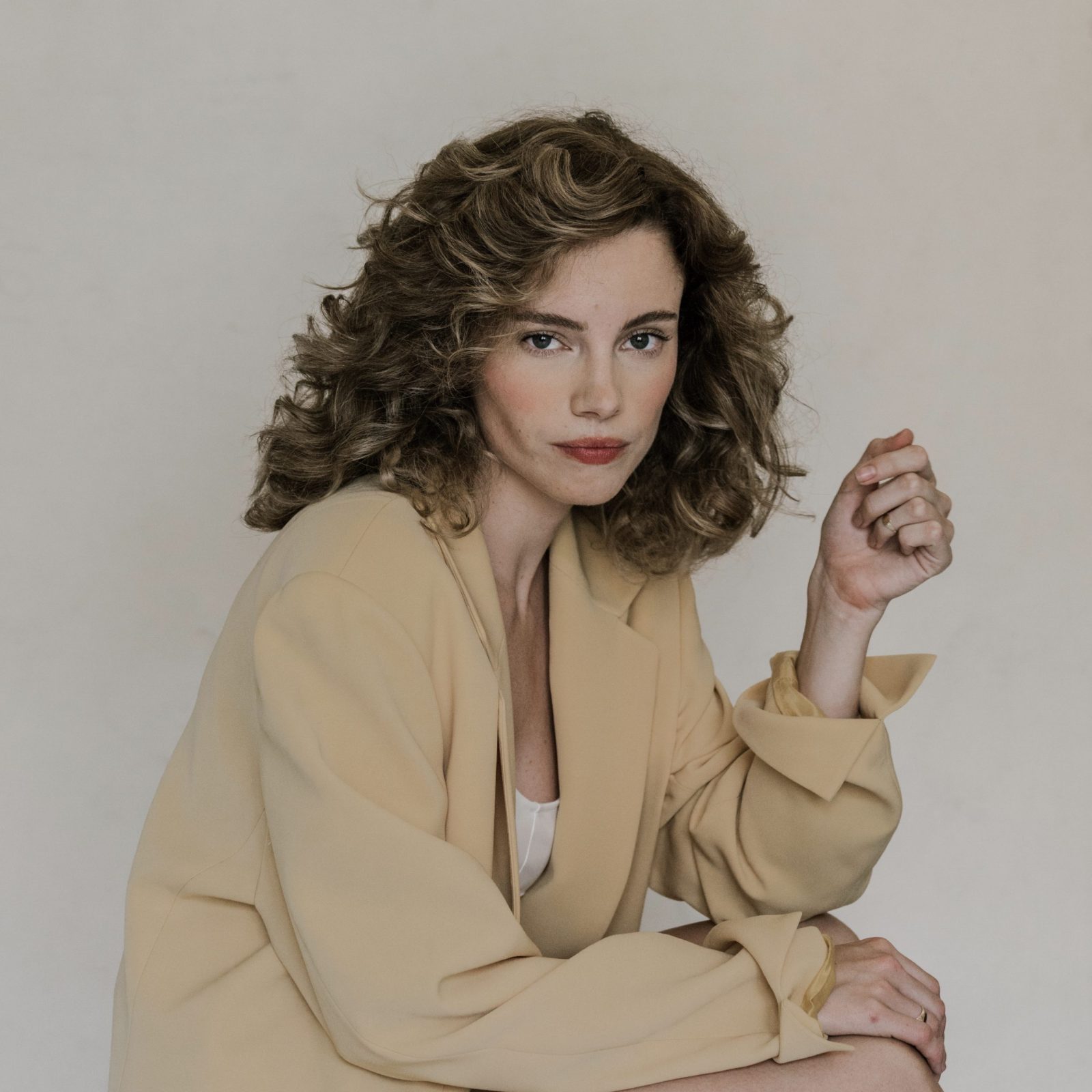 Read more about the article ARMED WITH OLD SCHOOL CHARM AND MIDWESTERN GRIT, CYN IS CARVING OUT A NEW GENRE WITHIN POP