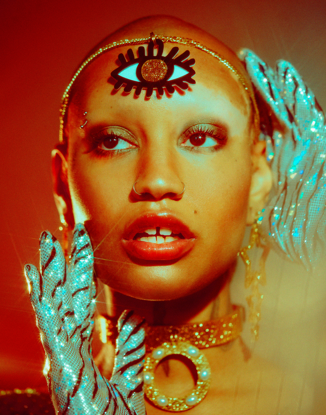 LADYGUNN – BEAM ME UP: ISLYNYC TAKES US TO ANOTHER WORLD OF INSPIRATION