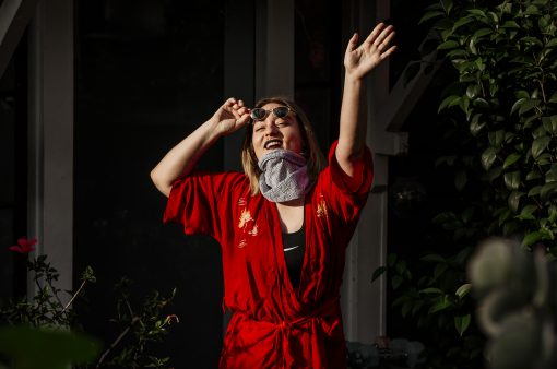 Read more about the article IDLE HANDS: CASEY JANE ELLISON TALKS TO HER ANTIDEPRESSANTS AND IT’S HILARIOUS