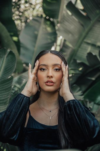 Read more about the article FAOUZIA EMBRACES INTROSPECTIVE PEACE WHILE WE WAIT FOR A BETTER TOMORROW