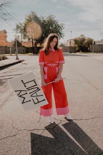 Read more about the article JENNA LOTTI’S MOODY POP SONGS ARE CONSTRUCTED WITH REMARKABLE INTENT