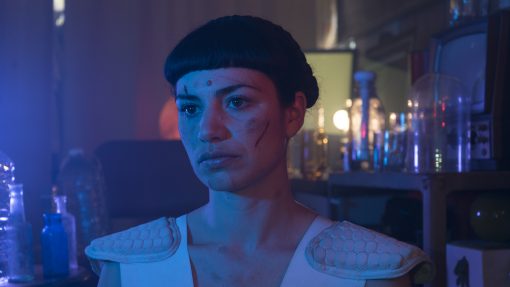 Read more about the article ALINA BEA FIGHTS HERSELF ON NEW SINGLE “SPLIT AT THE SEAMS”
