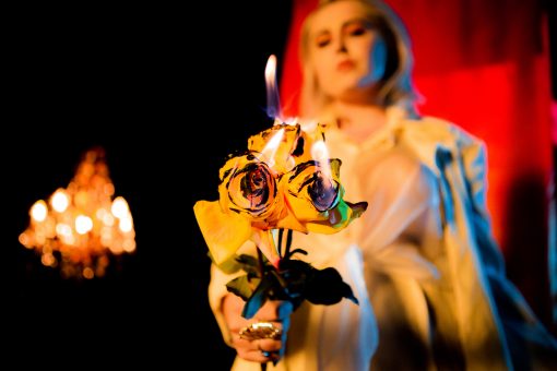 Read more about the article FIONA GREY’S KEROSENE IS THE ISOLATION ANTHEM YOU DIDN’T KNOW YOU NEEDED