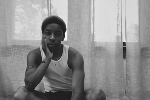 Read more about the article KENNYHOOPLA IS THE NEW ALTERNATIVE ARTIST YOU NEED TO KNOW
