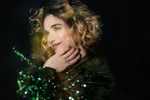 Read more about the article BECCS REVELS IN LOVE WITH A CAUSE IN POWERFUL NEW SINGLE ‘SUCH A LOVE’