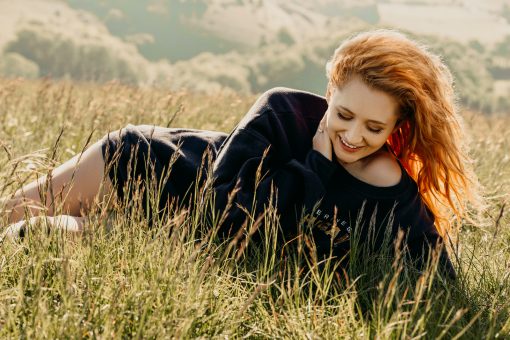 JANET DEVLIN’S “CONFESSIONAL” IS THE EPITOME OF TRUTHFUL MUSICAL ARTISTRY