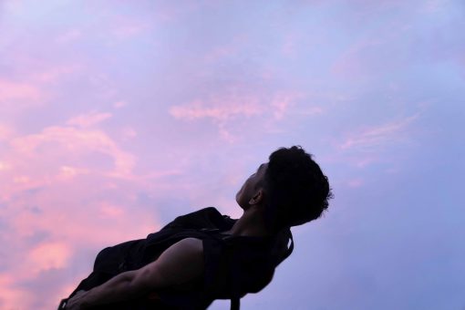 Read more about the article ALEXTBH TALKS ABOUT HIS NEW EP, REPRESENTATION, AND THE STATE OF THE WORLD