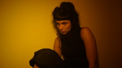 Read more about the article ALINA BEA CROWNS THE “KING OF NOTHING” ON LATEST VIDEO