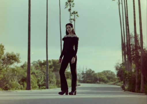 Read more about the article LUNA SHADOWS’ NEW SINGLE “MALIBU BB” IS THE END-OF-SUMMER SONG YOU’VE BEEN WAITING FOR