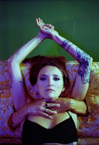 Read more about the article Royal & The Serpent Wants You To “Get A Grip”