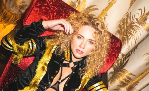 Read more about the article KAT CUNNING x LADYGUNN: NINE LIVES