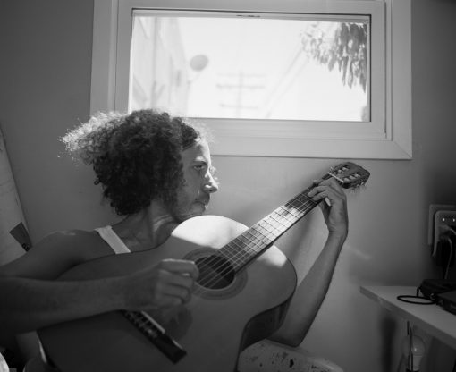 Read more about the article LEWIS DEL MAR OFFERS A ‘BOUQUET’ OF FRESH PERSPECTIVE