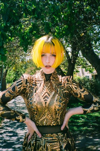 Read more about the article TESSA VIOLET ON “GAMES” AND HER ALL-STAR ODE TO TWILIGHT’S BASEBALL SCENE