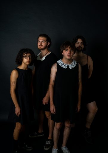 Read more about the article MEET MIAMI-BASED PSYCH-ROCK COLLECTIVE, MOLD!