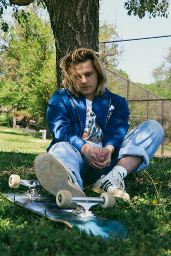 Read more about the article TOMMY NEWPORT: “I LOVE SEEING WHAT MY SOUND DOES FOR OTHER PEOPLE AND WHAT THEIRS DOES FOR ME”
