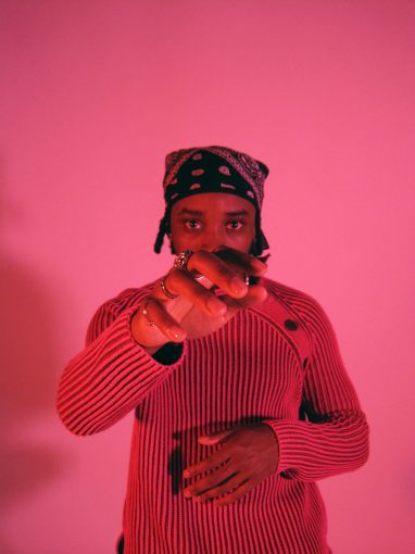 Read more about the article MYLES LLOYD ON BEING UNCOMFORTABLE, SELF-REFLECTION AND MUSICAL INTIMACY