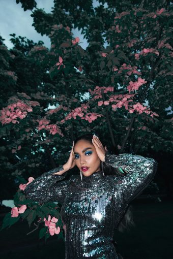 Read more about the article METALLIC GARDEN