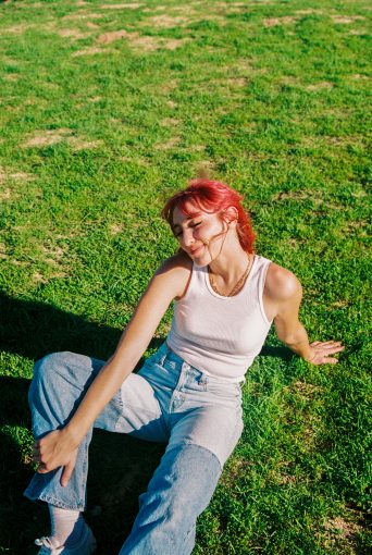 Read more about the article RAYE ROBINSON’S NOT WAITING ON “PRINCE CHARMING” 