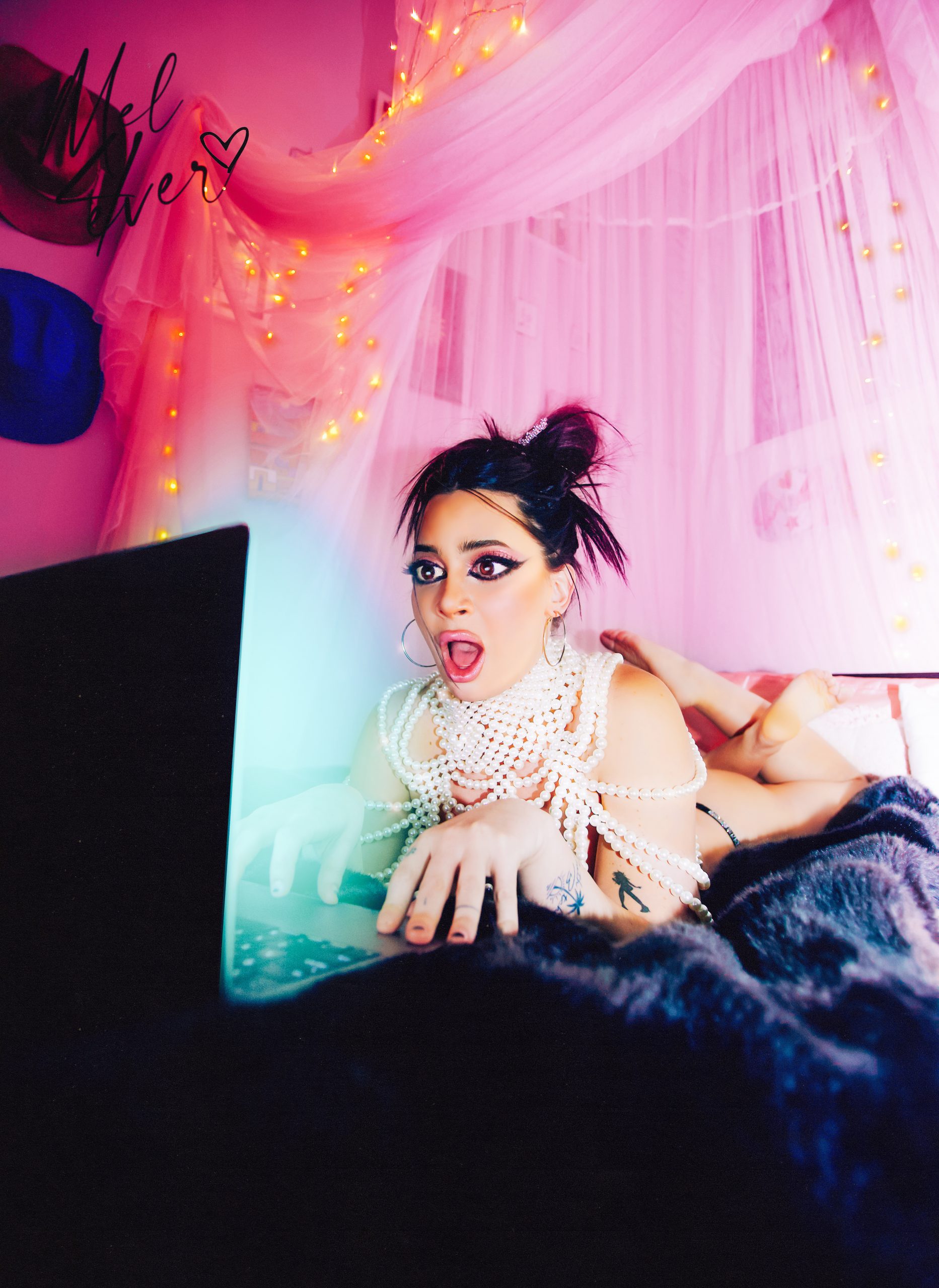 LADYGUNN – MEL 4EVER is Your New Internet Crush