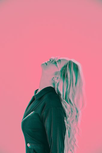 Read more about the article “Dirty Funky Bass Music but make it pretty.” – the age of Maddy O’neal is here