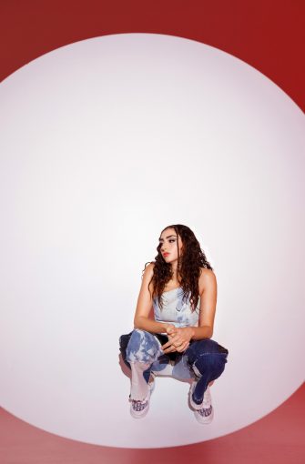 Read more about the article ANNA MARGO:  “WE’RE CONSTANTLY LEARNING AND MY MUSIC EVOLVES WITH ME”