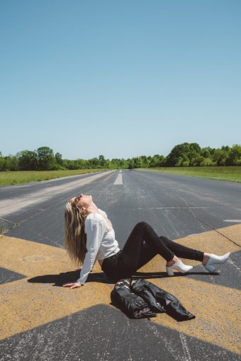 Read more about the article Country Pop Singer Carly Waddell Is Showing the World Her Fierceness With Her New Single/Video “Your Friends Like Me More”