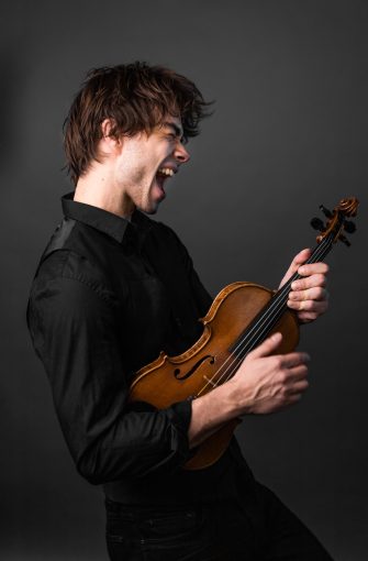 Read more about the article Alexander Rybak Asks Us to Celebrate “1000 Views”  With Him