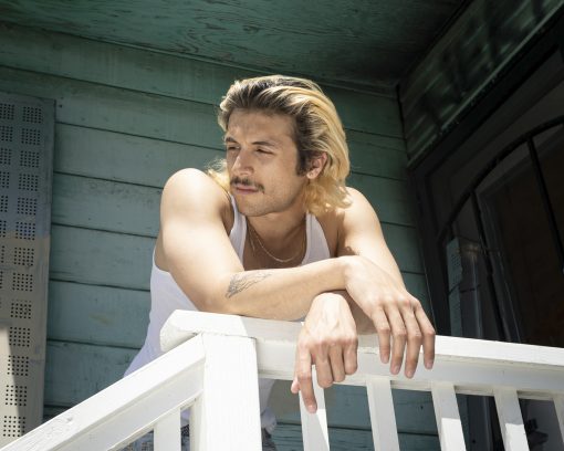 Read more about the article MAX BENNETT KELLY IS CREATING AN ANTI-TIKTOK MOMENT WITH ‘JUNK MALE’ EP