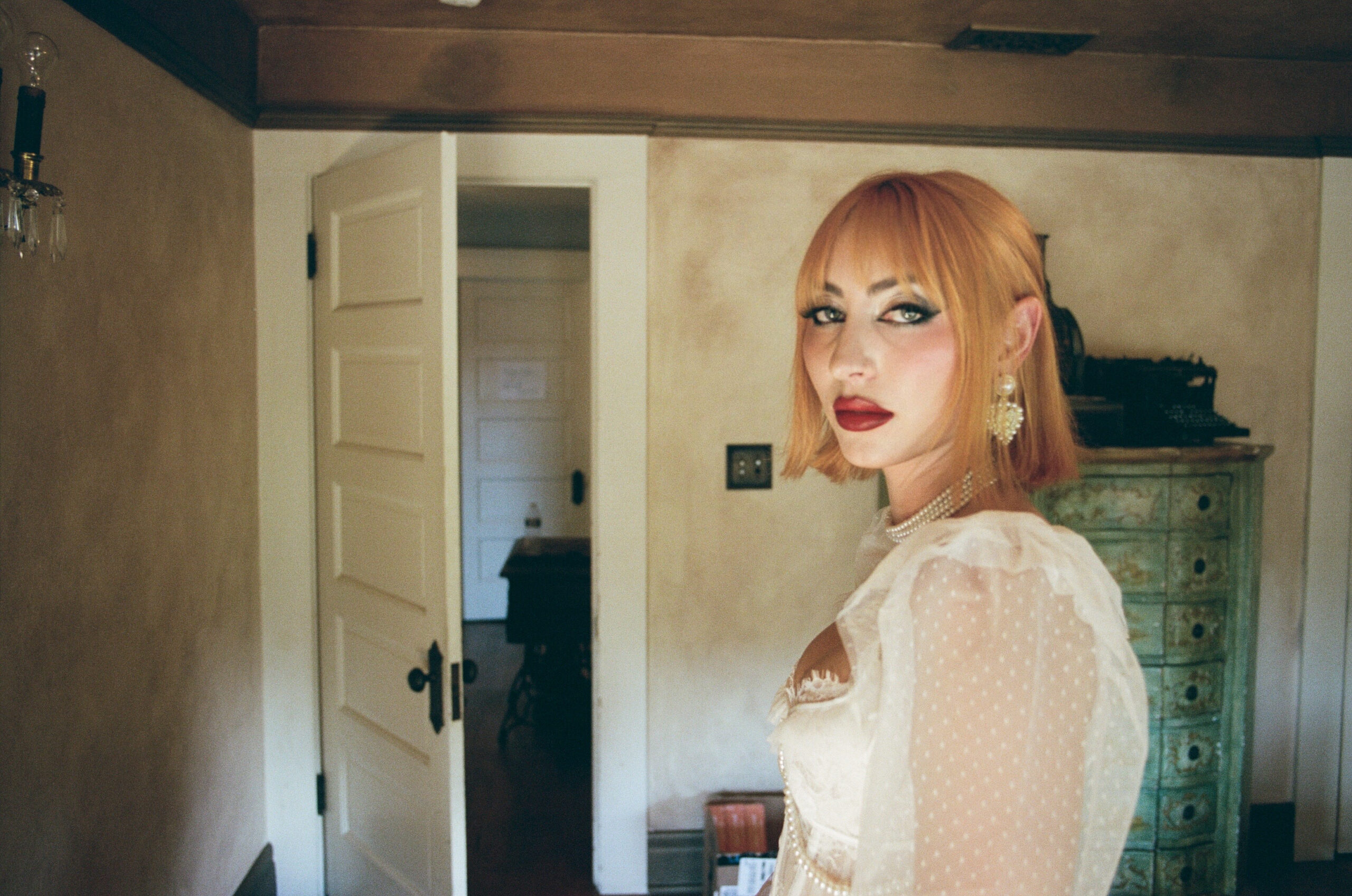 Read more about the article JAZZIE YOUNG IS CREATING A HEATWAVE WITH “HEATWAVE DELIRIUM”