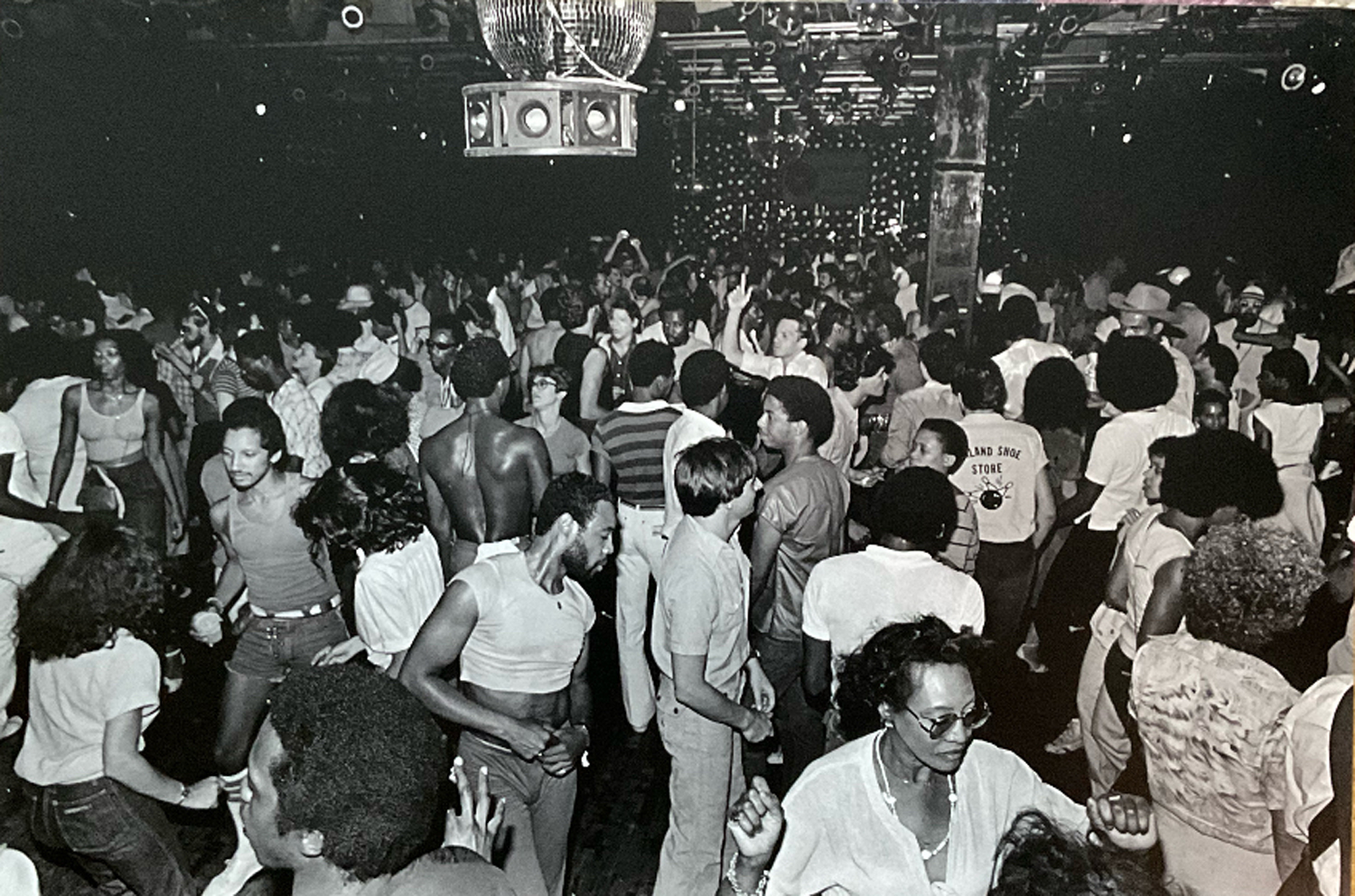 Read more about the article Walk the Night Celebrates the Early Days of Club Culture During Miami Art Week