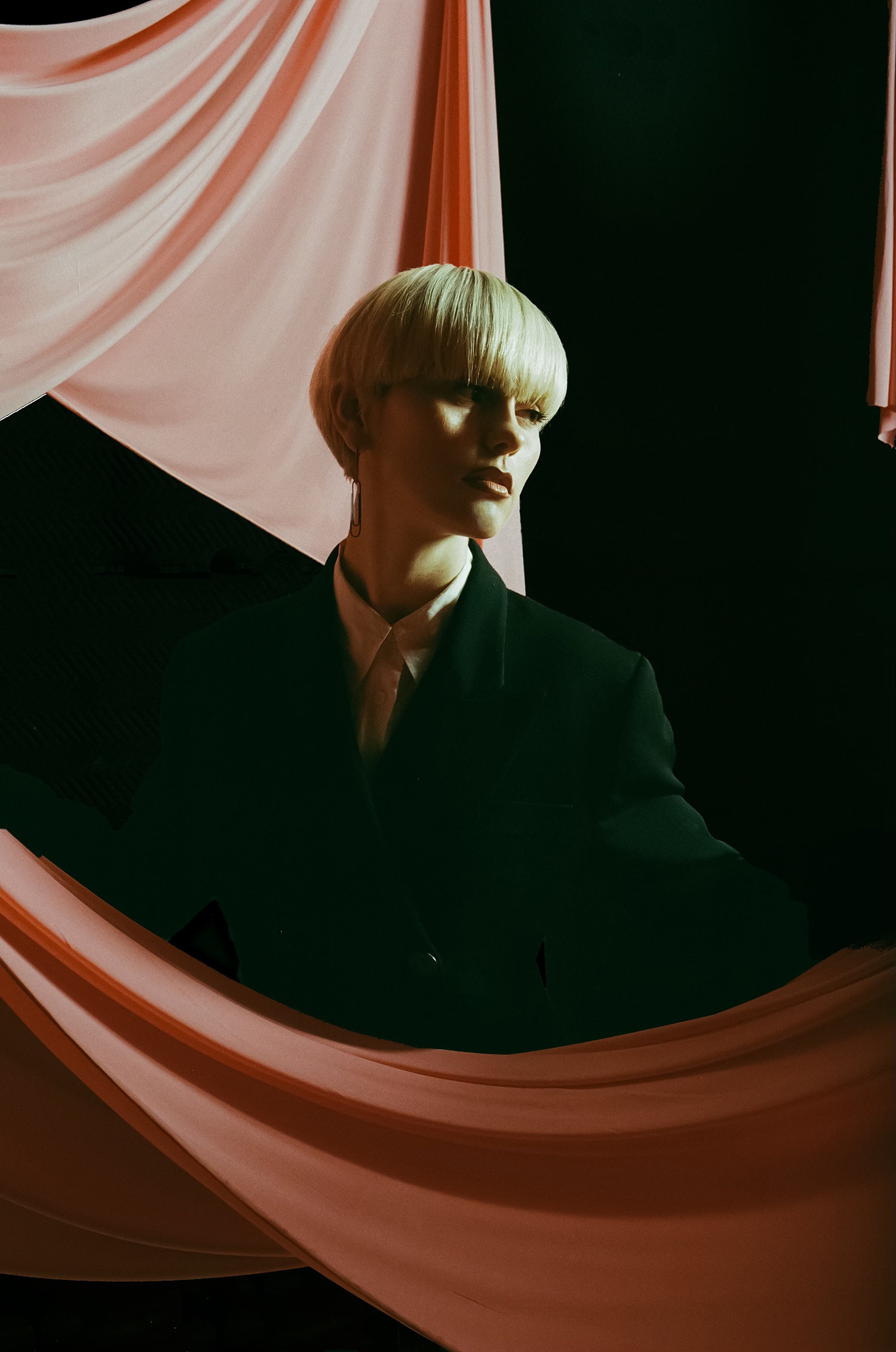 Read more about the article Blurring the Lines: A Conversation with Tommi Aura on Music and Gender Neutrality