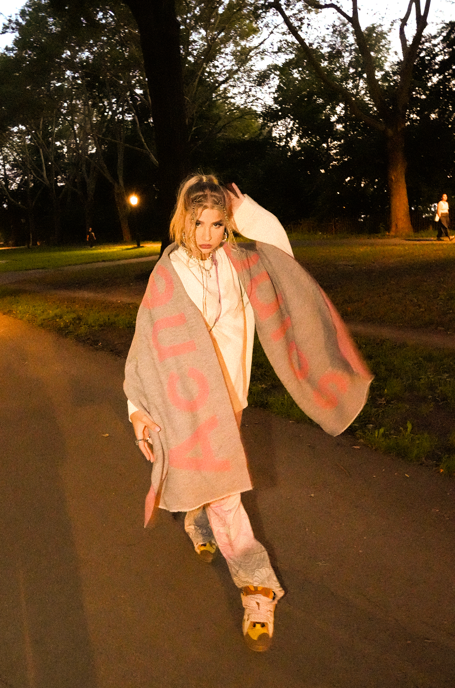 Read more about the article Exploring Temptation, Desire, and Vulnerable Love in Sophie Fay’s Latest Single ‘Back At It’