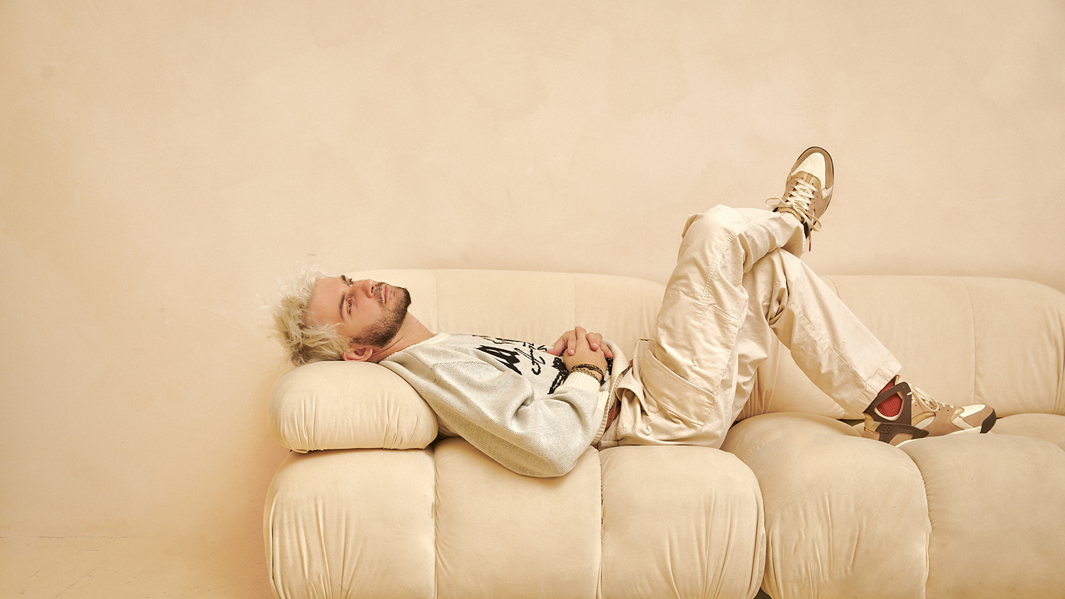 Read more about the article Brazilian Musician Late Again Is Ready to “Flood” Your Senses