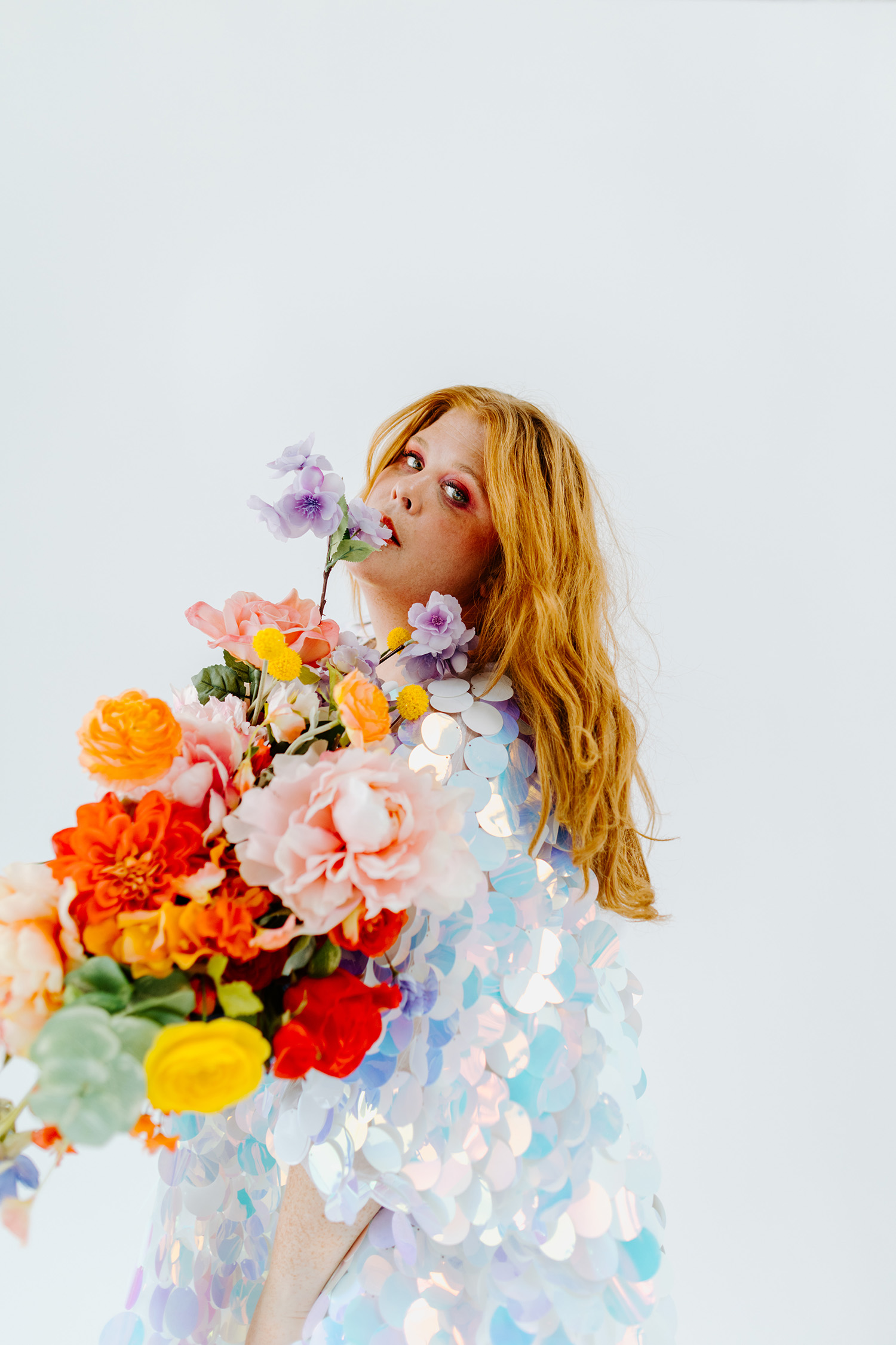 Read more about the article HEATHER MAE IS SHARING HER TOUCHING COMING OUT STORY WITH HER NEW SINGLE “KISSING GIRLS”