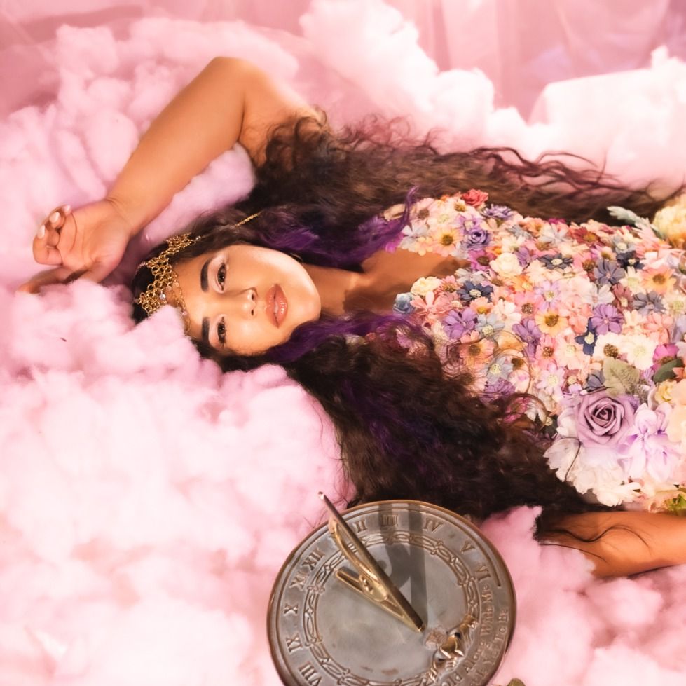 Read more about the article BIANCA JADE BLOOMS IN NEW EP “FLOWER BY THE SUNDIAL”