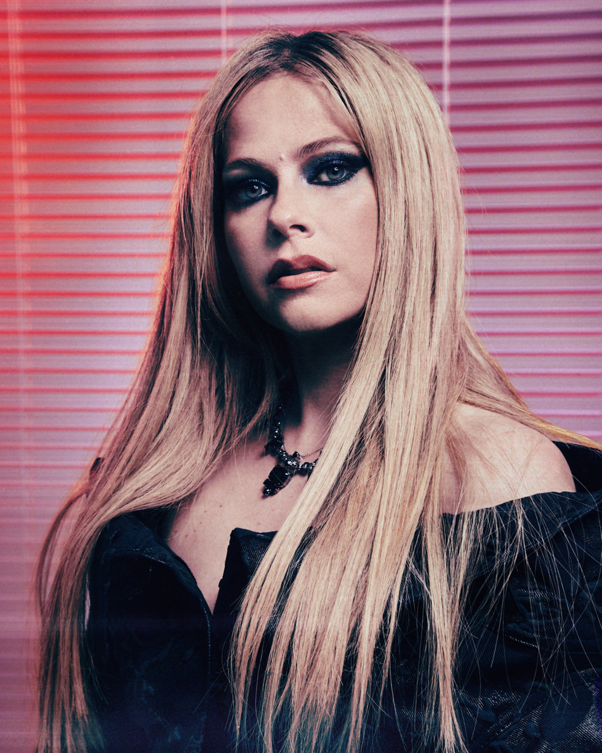 Read more about the article HOW AVRIL LAVIGNE SHAPED THE POP-PUNK SCENE AND INSPIRED A GENERATION