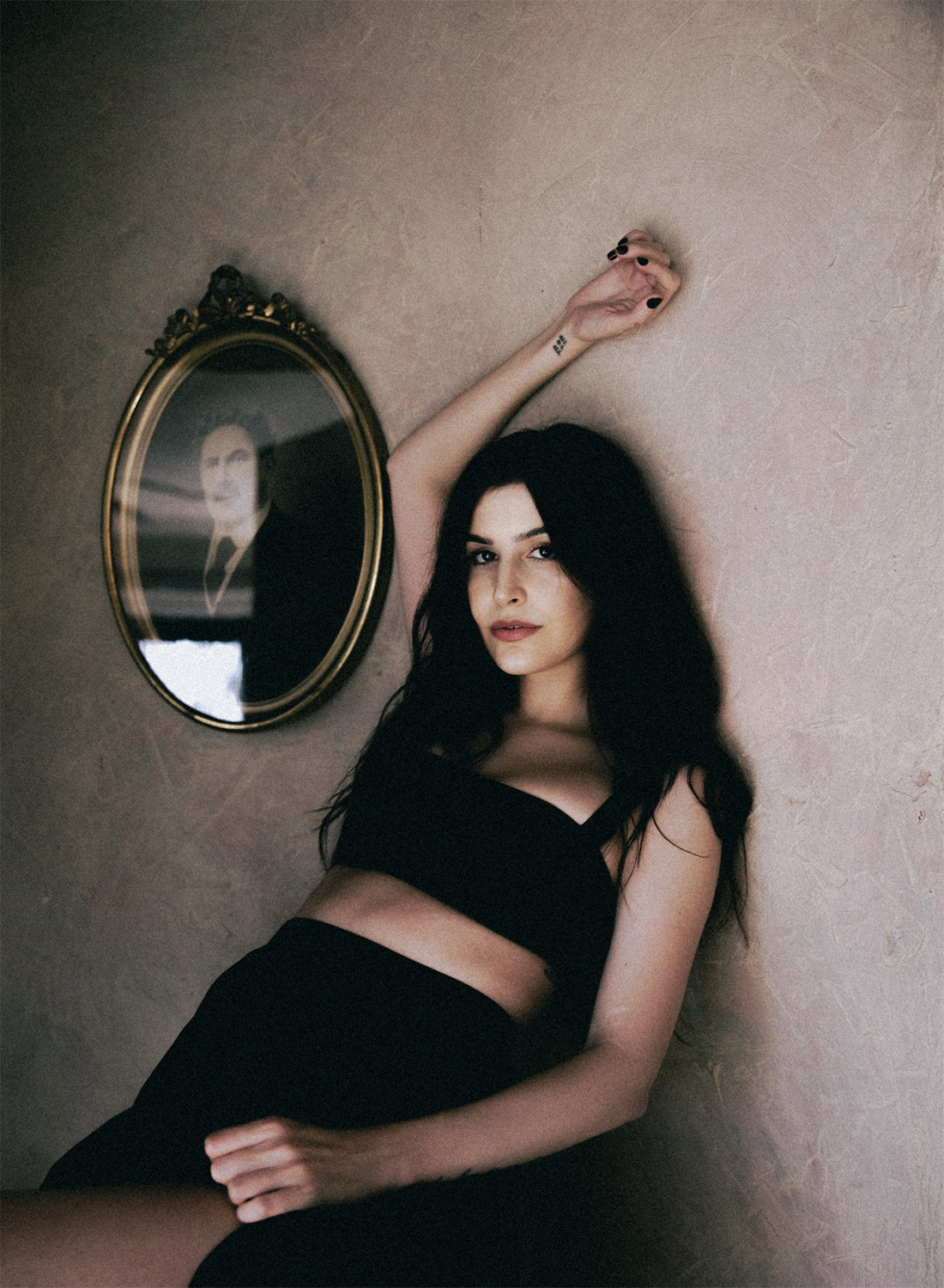 Read more about the article Mel Denisse “Like a Fiend” Is the Soundtrack to Your Darkest Temptation